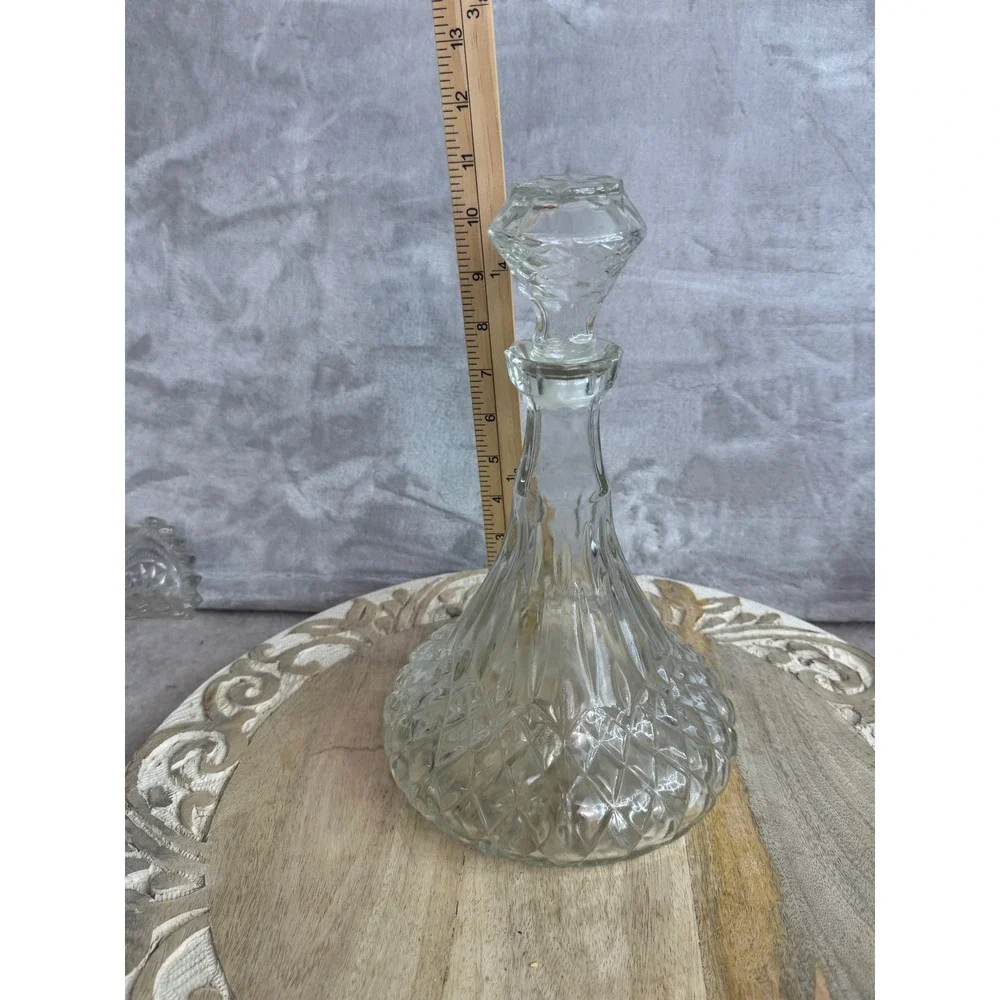 Vintage Diamond Cut Glass Decanter with Faceted Stopper Clear Barware‎ 11 Inch